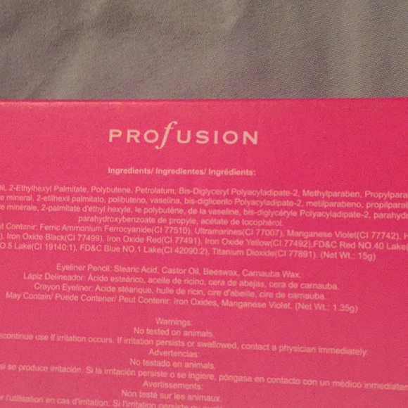 Makeup - Picture 3 of 3